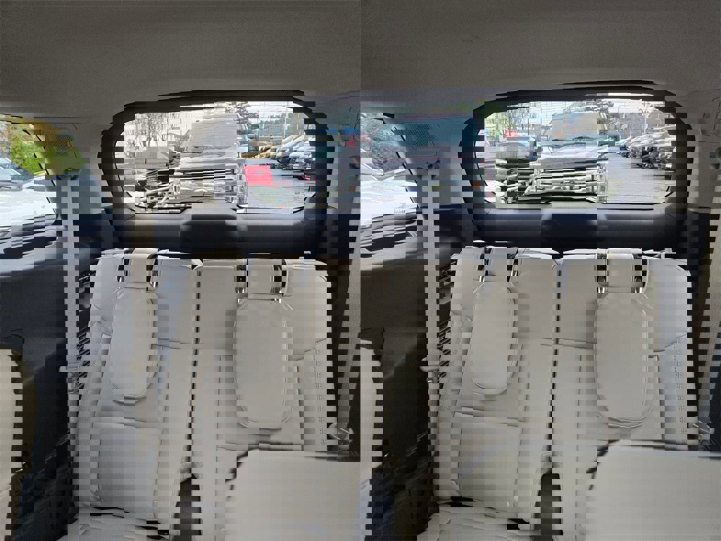 Used 2022 Ford Explorer Platinum w/ Equipment Group 601A image 11