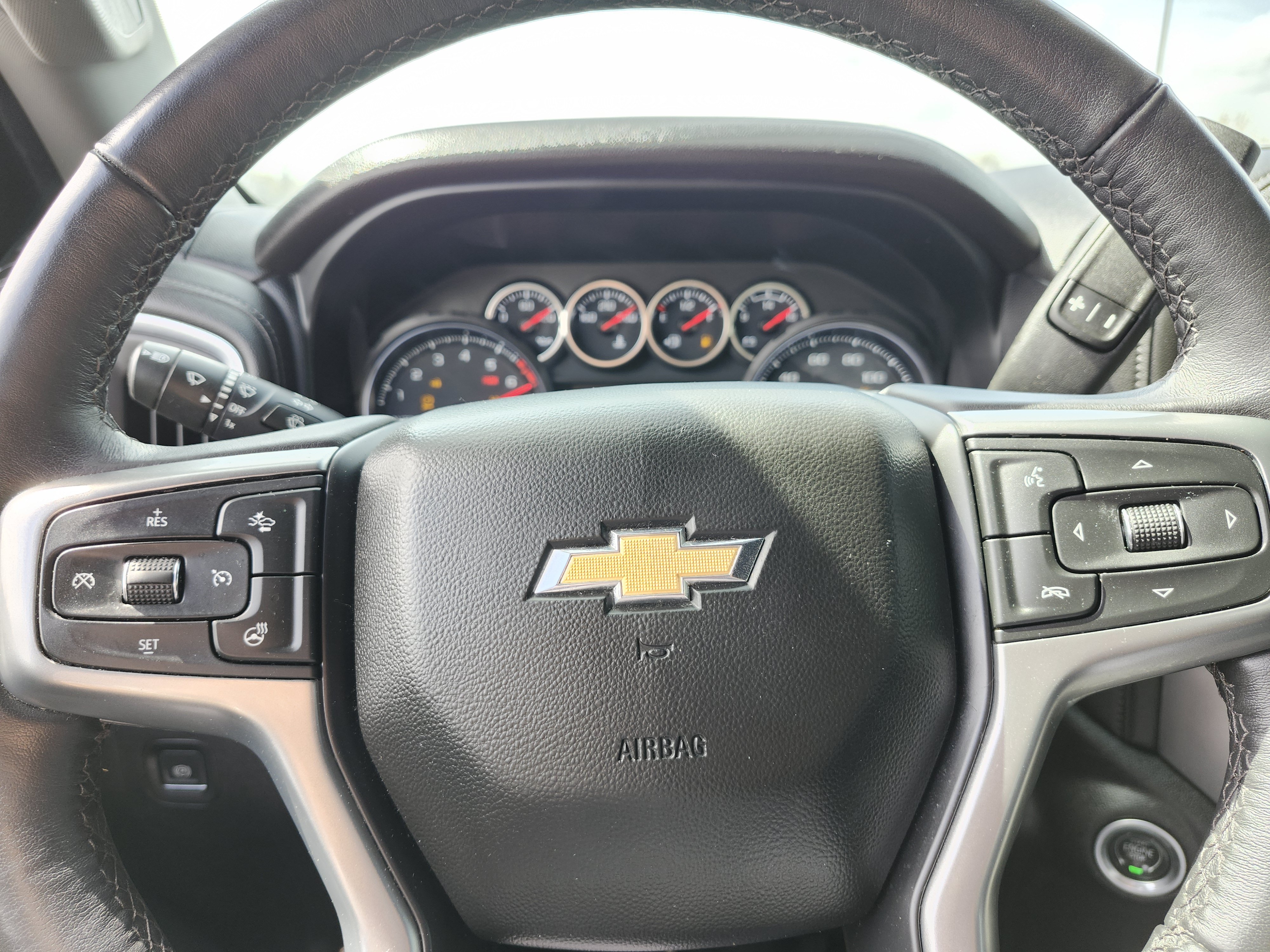 Used 2022 Chevrolet Silverado 1500 LT w/ Safety Package II AWD/4WD image 28