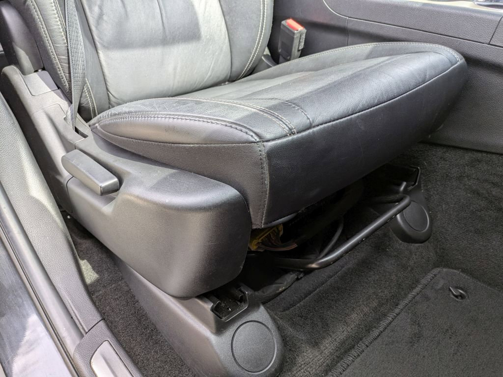 Used 2014 Jeep Grand Cherokee Limited image 26