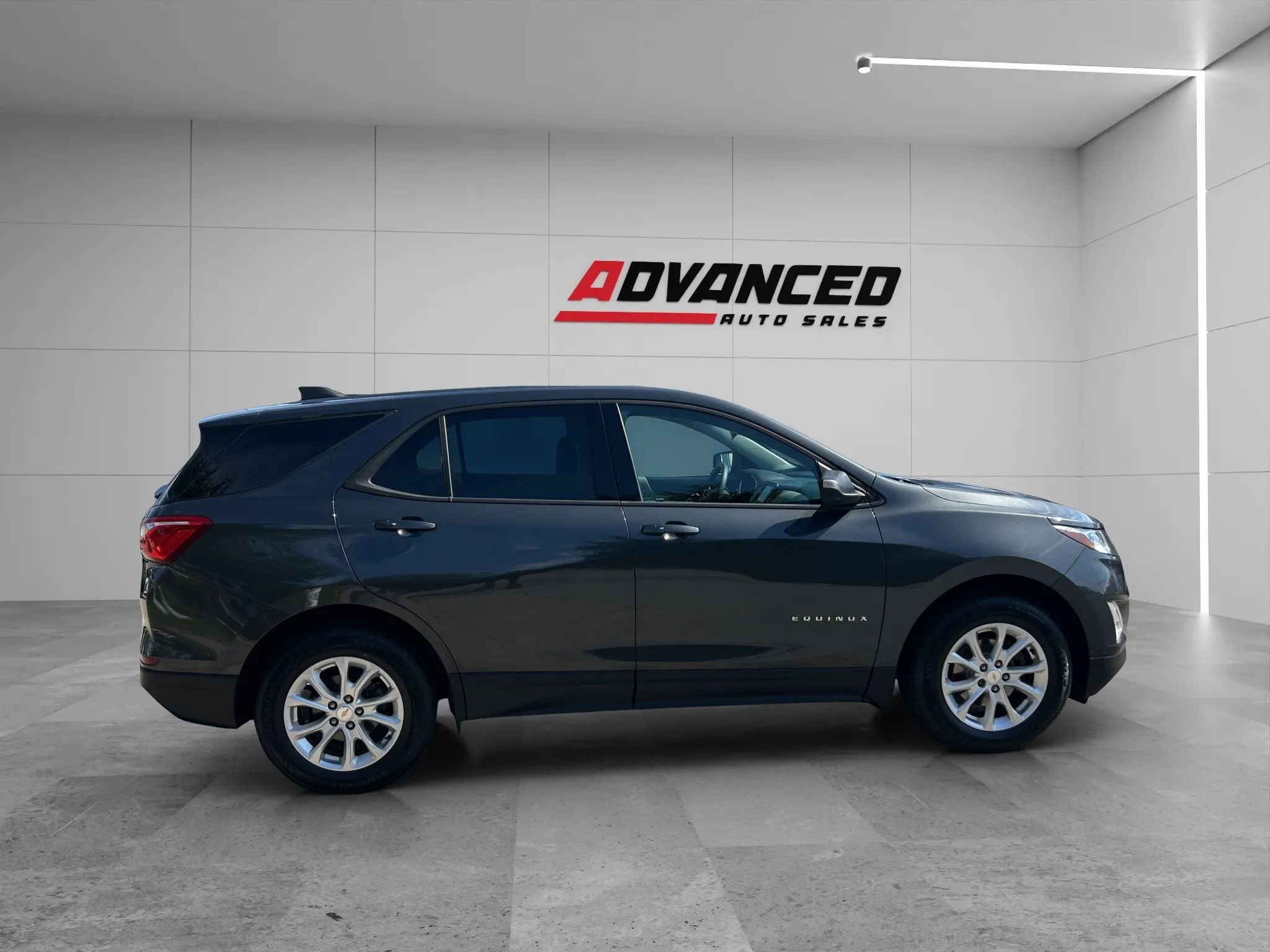 Used 2019 Chevrolet Equinox LS w/ LS Convenience Package image 8
