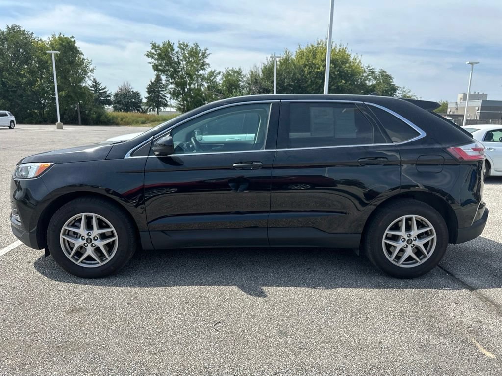 Used 2024 Ford Edge SEL w/ Convenience Package AWD/4WD image 2