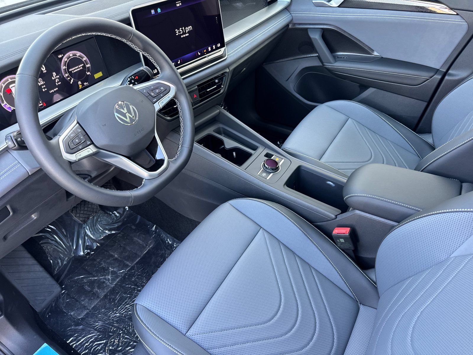 New 2026 Volkswagen Tiguan SE FWD image 10