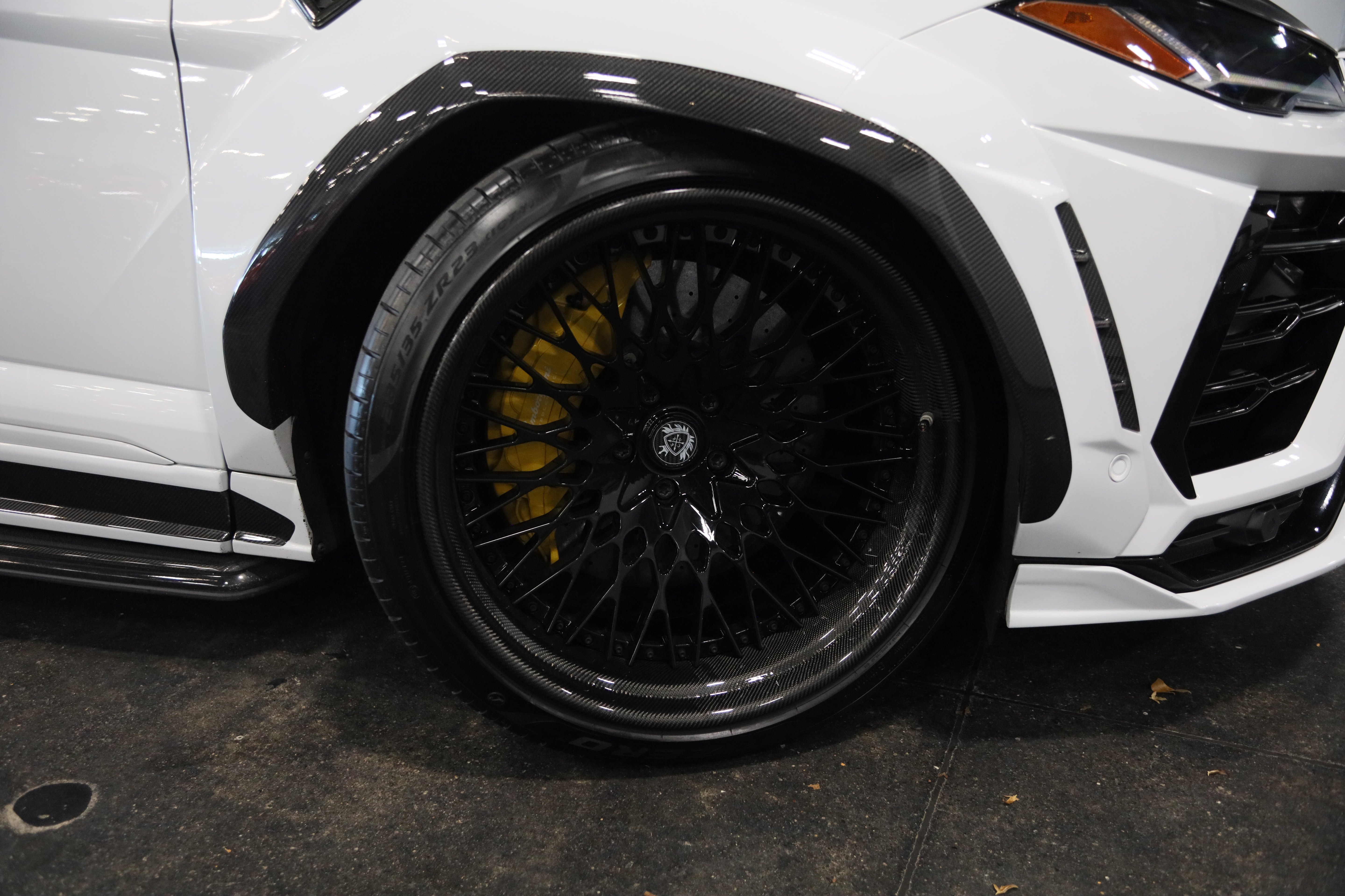 Used 2019 Lamborghini Urus AWD/4WD image 10