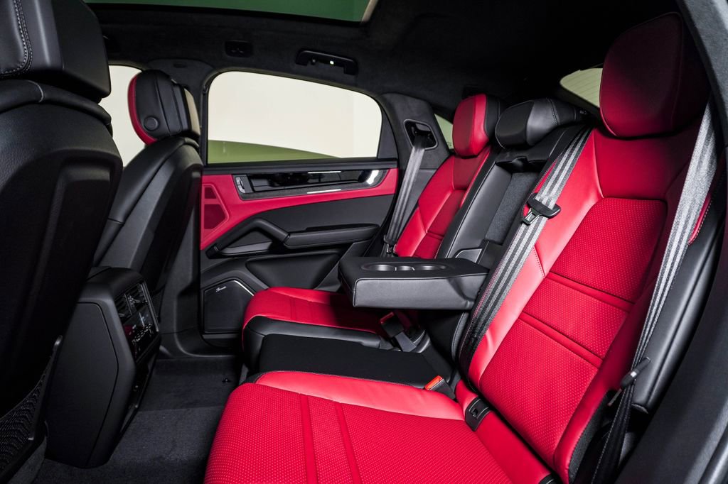 New 2026 Porsche Cayenne GTS image 17
