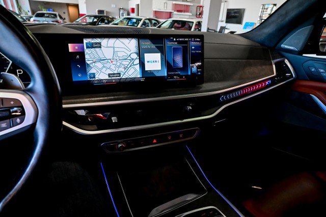 Used 2023 BMW X7 xDrive40i w/ Executive Package image 36