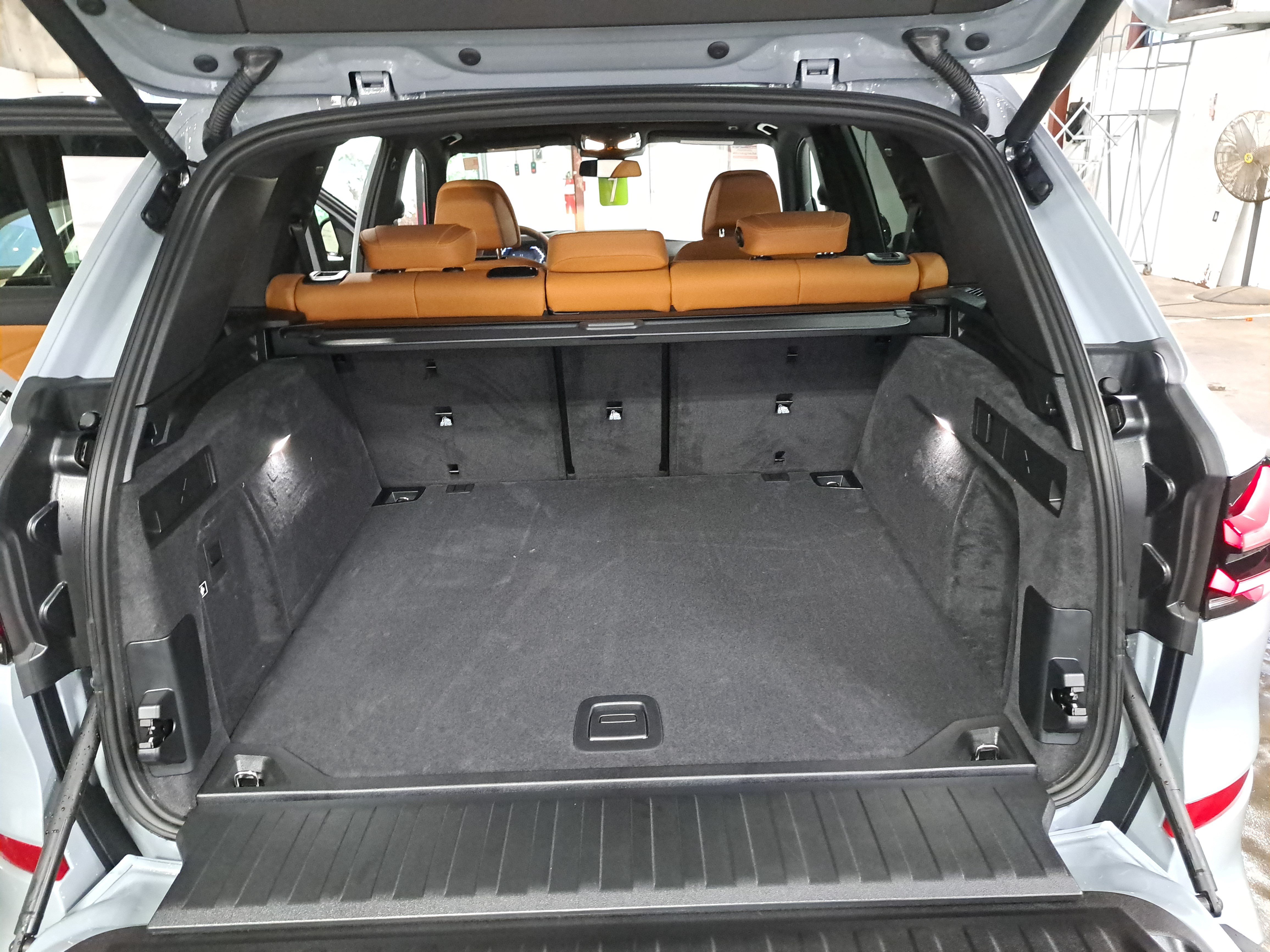 New 2026 BMW X5 xDrive40i w/ M Sport Package AWD/4WD image 13