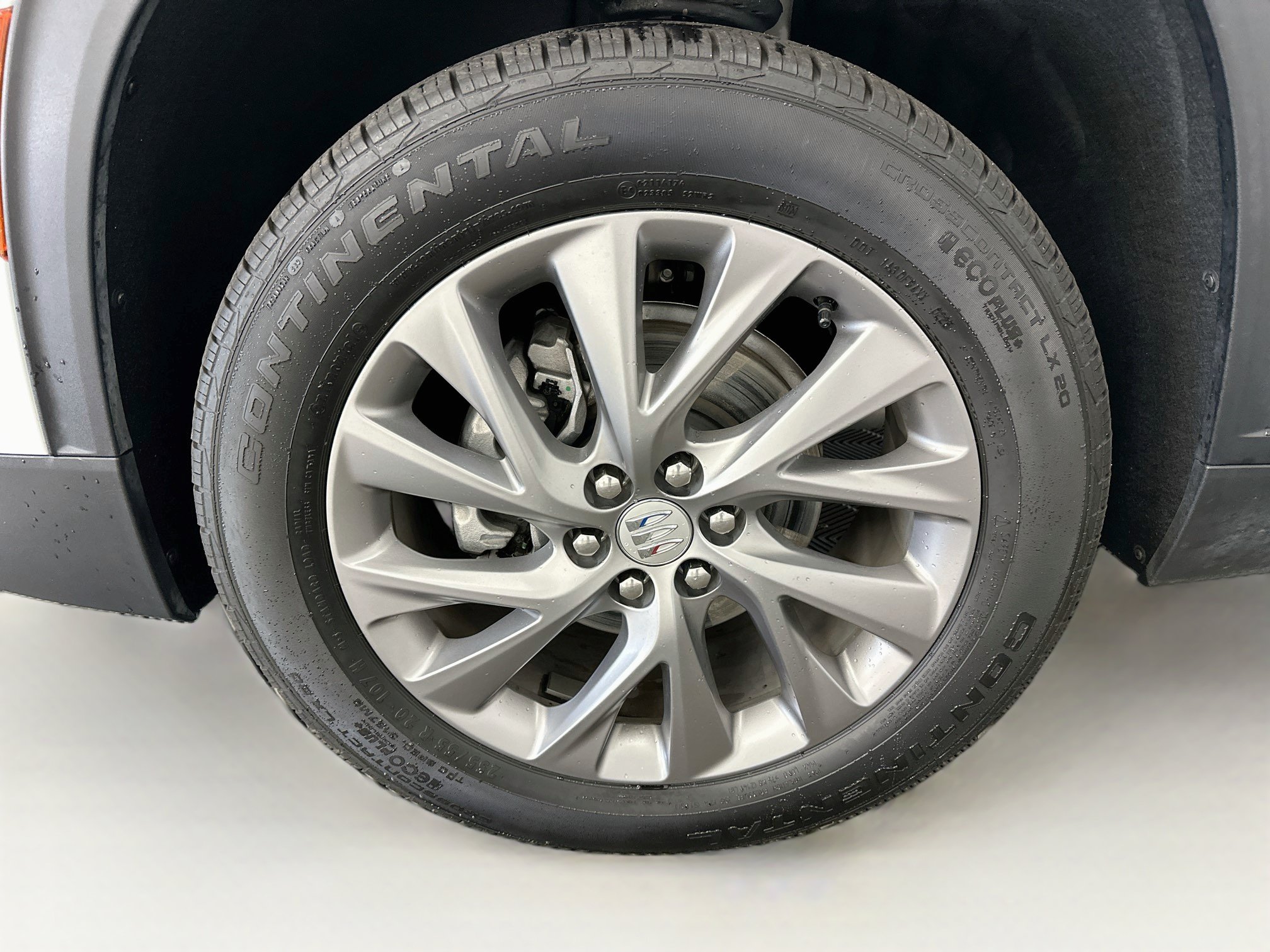 Used 2025 Buick Enclave Preferred AWD/4WD image 37