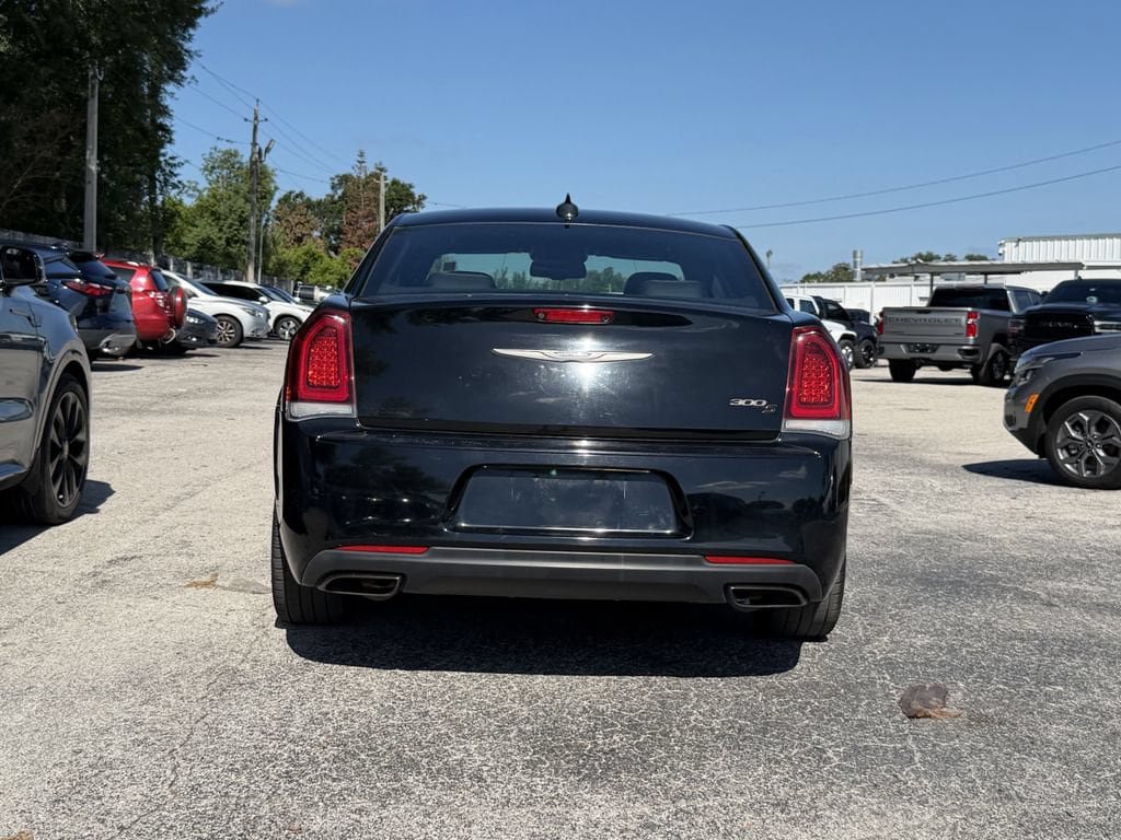 Used 2017 Chrysler 300 S RWD image 6