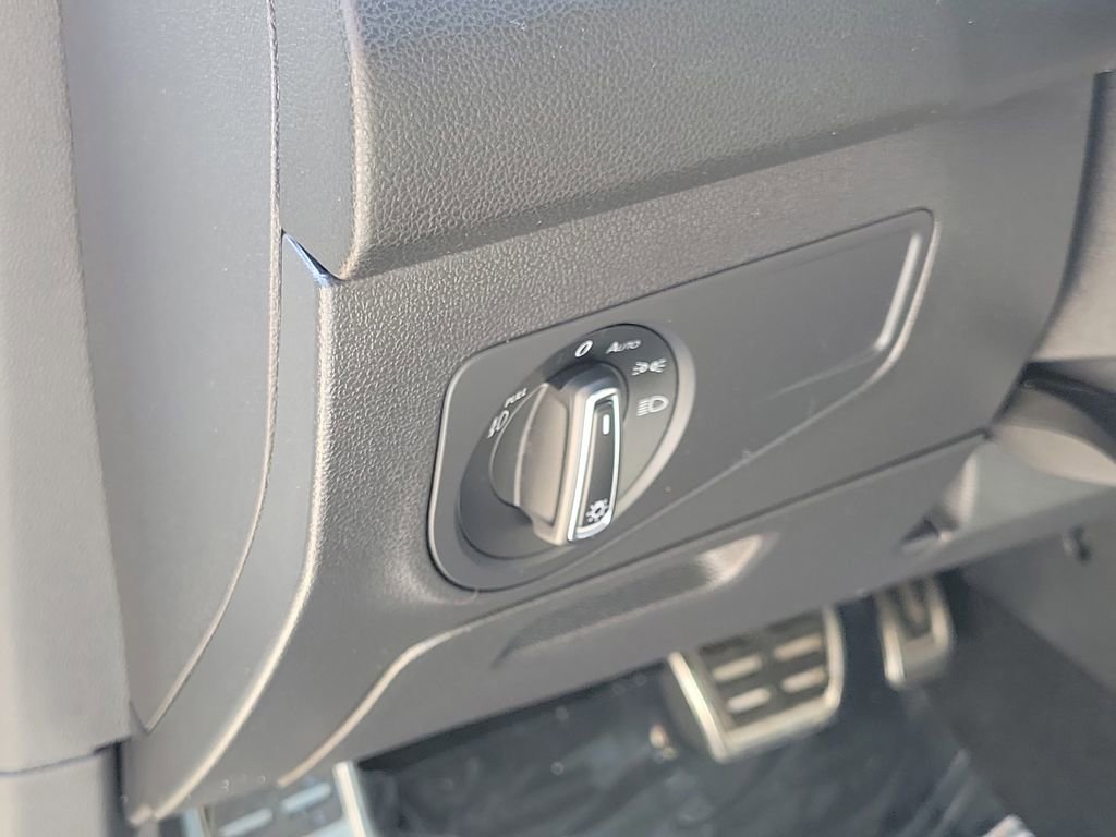 Used 2020 Volkswagen Tiguan SE R-Line w/ 3rd Row Seat Package image 27