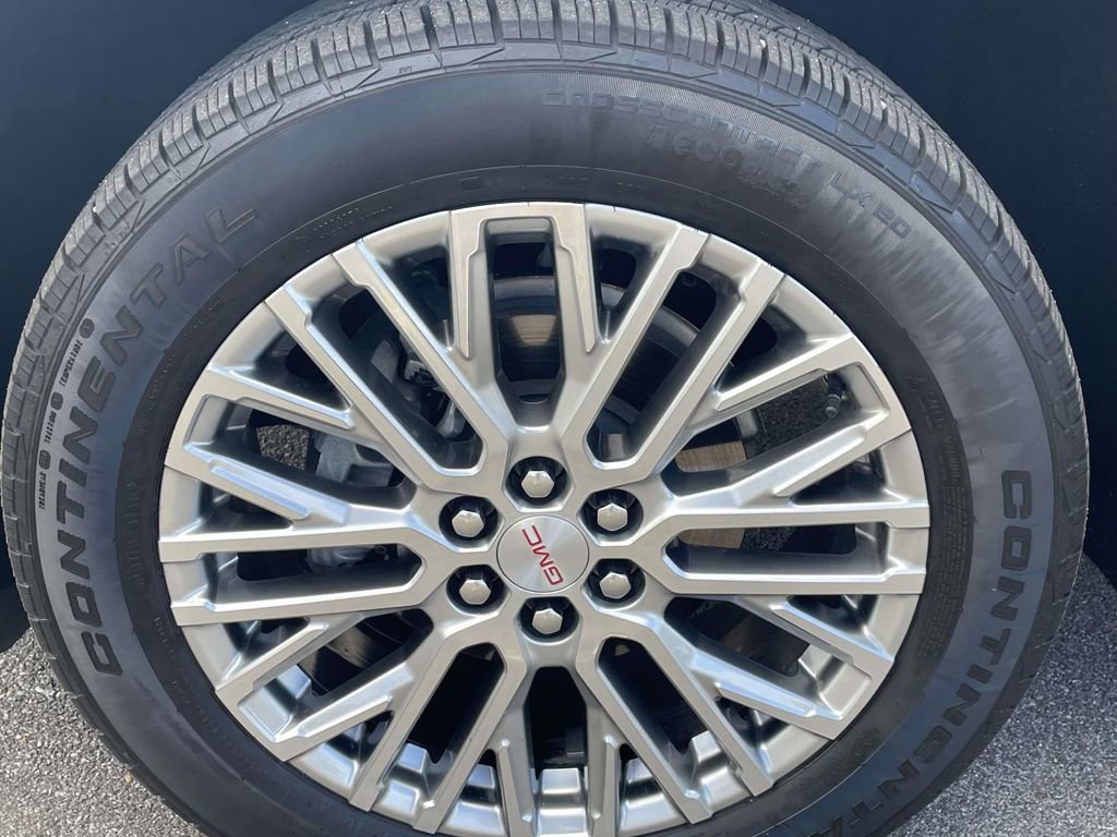 Used 2024 GMC Acadia Denali image 8