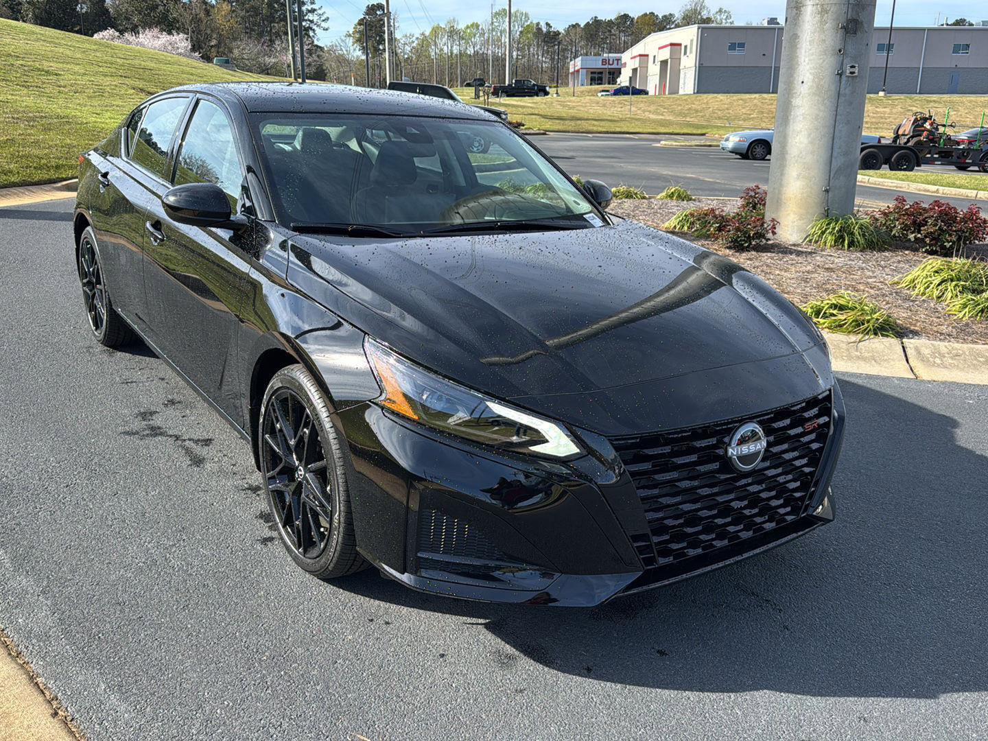 New 2026 Nissan Altima 2.5 SR w/ SR Midnight Edition Package image 6