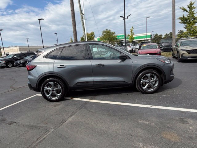 Used 2025 Ford Escape ST-Line FWD image 5