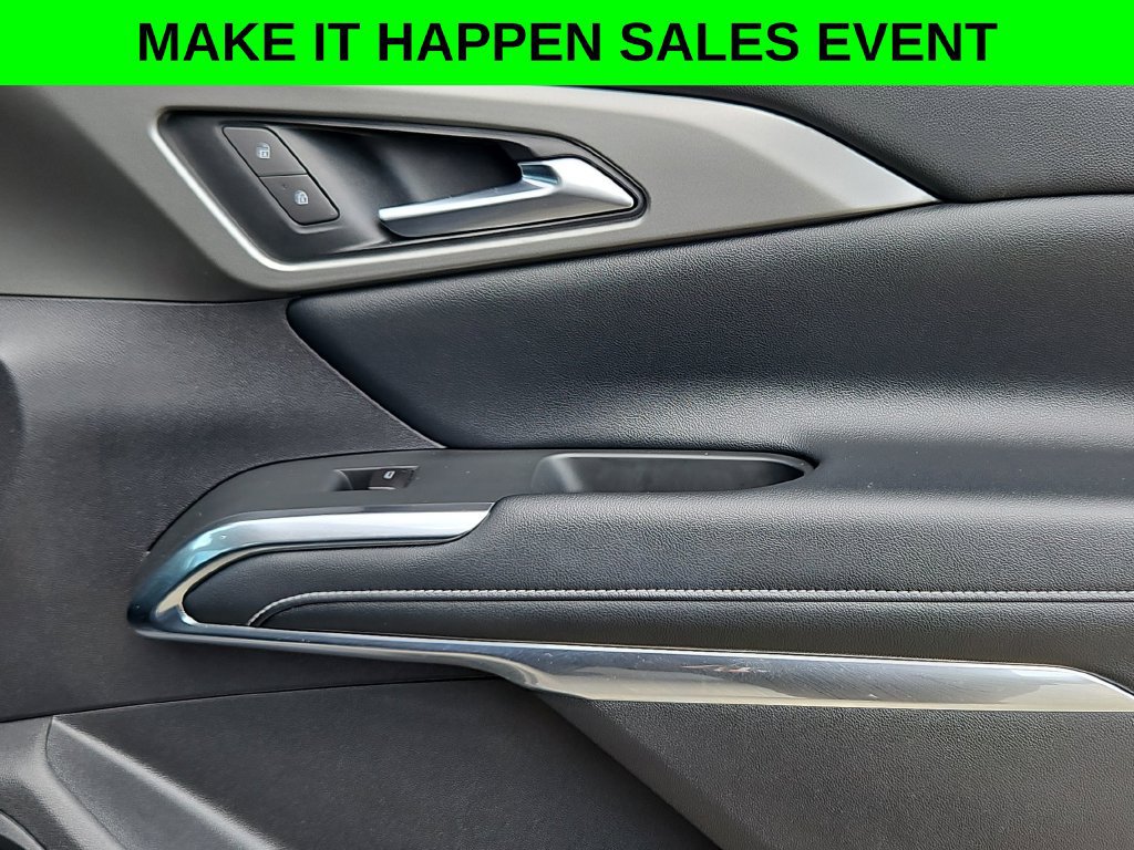 Used 2025 Chevrolet Traverse LT w/ Driver Confidence Package FWD image 31