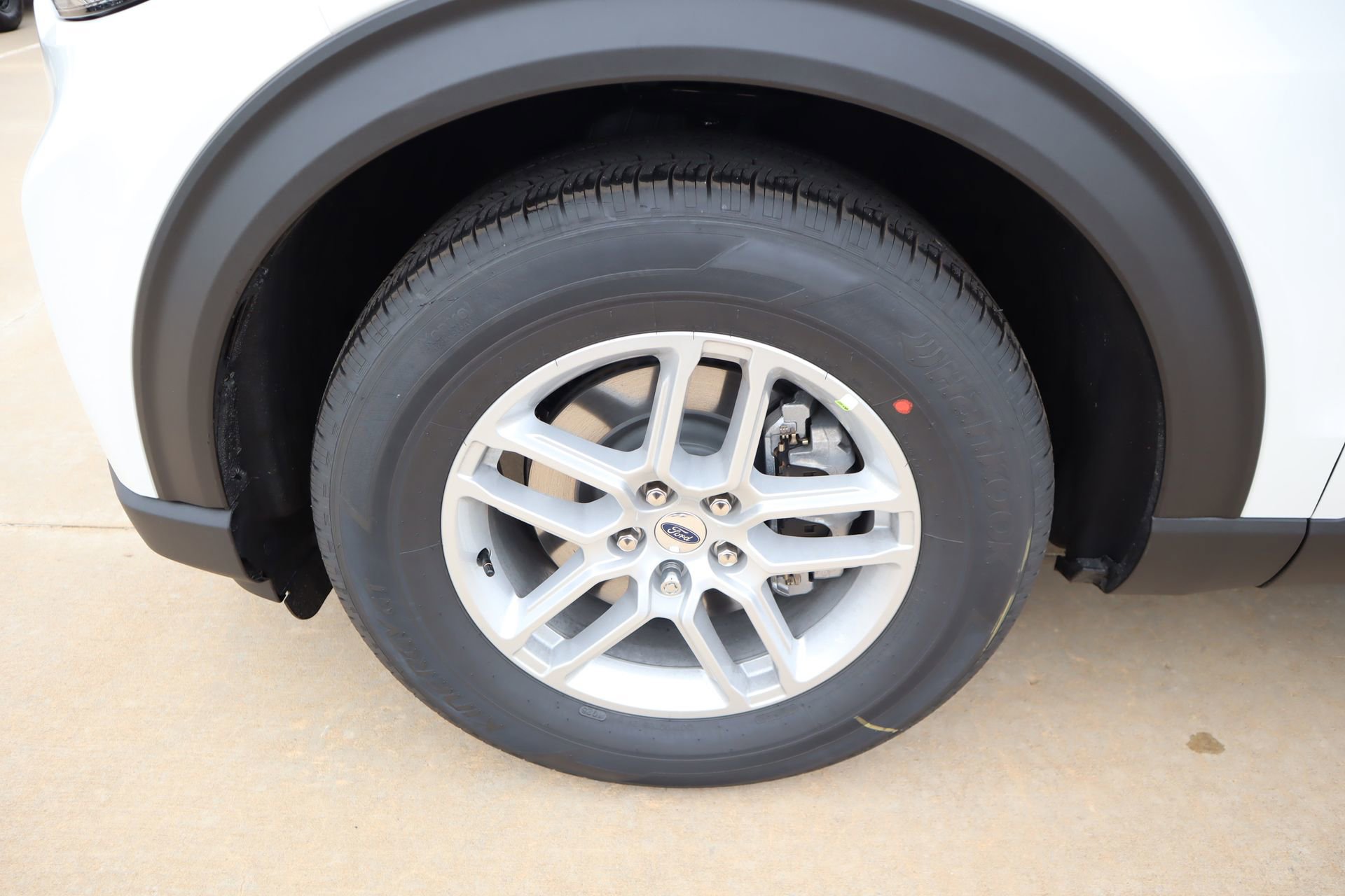 New 2026 Ford Explorer Active RWD image 20