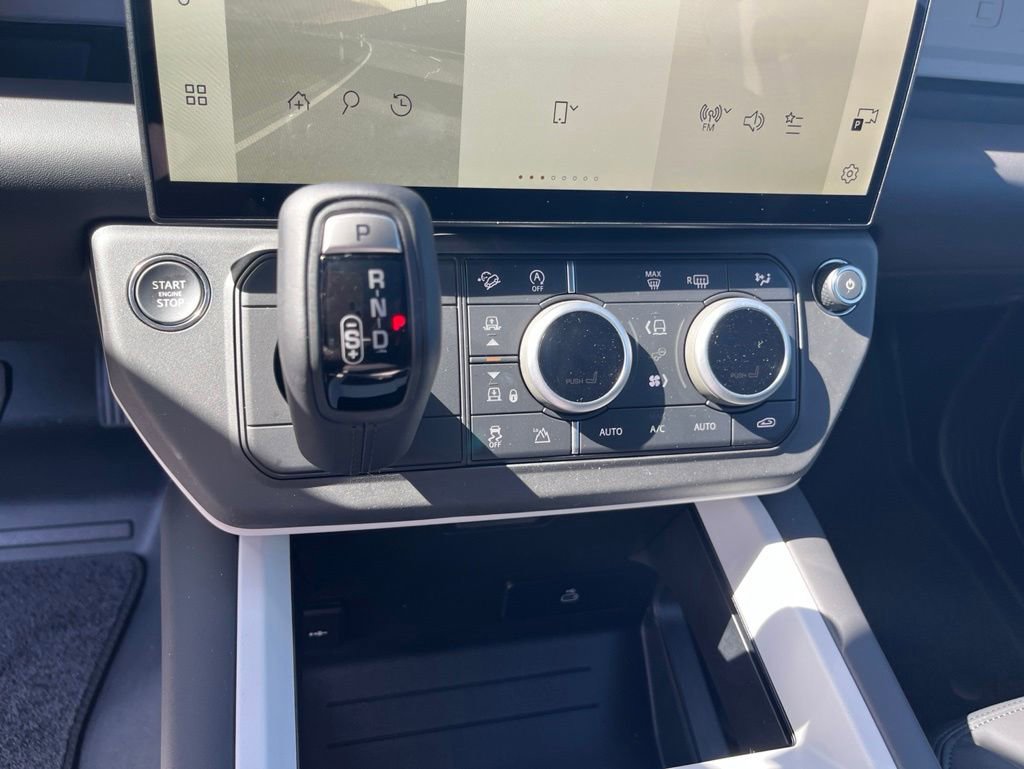 New 2026 Land Rover Defender 110 S AWD/4WD image 13