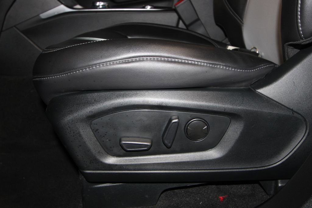 Used 2023 Ford Explorer XLT w/ Equipment Group 202A image 7