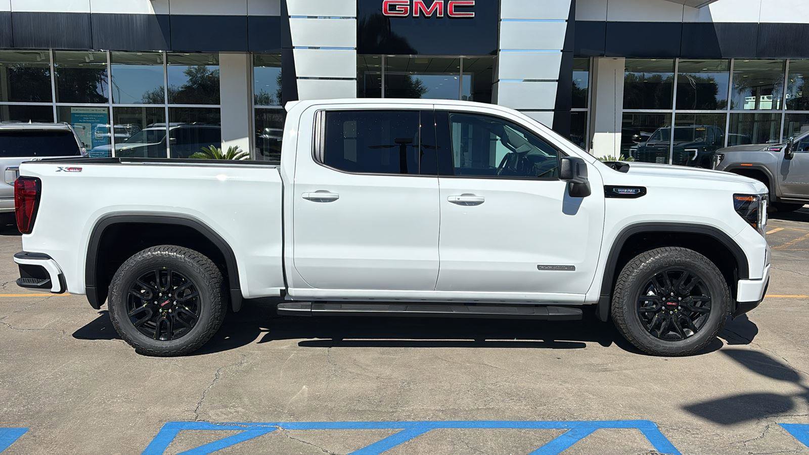New 2026 GMC Sierra 1500 Elevation w/ X31 Off-Road Package AWD/4WD image 9