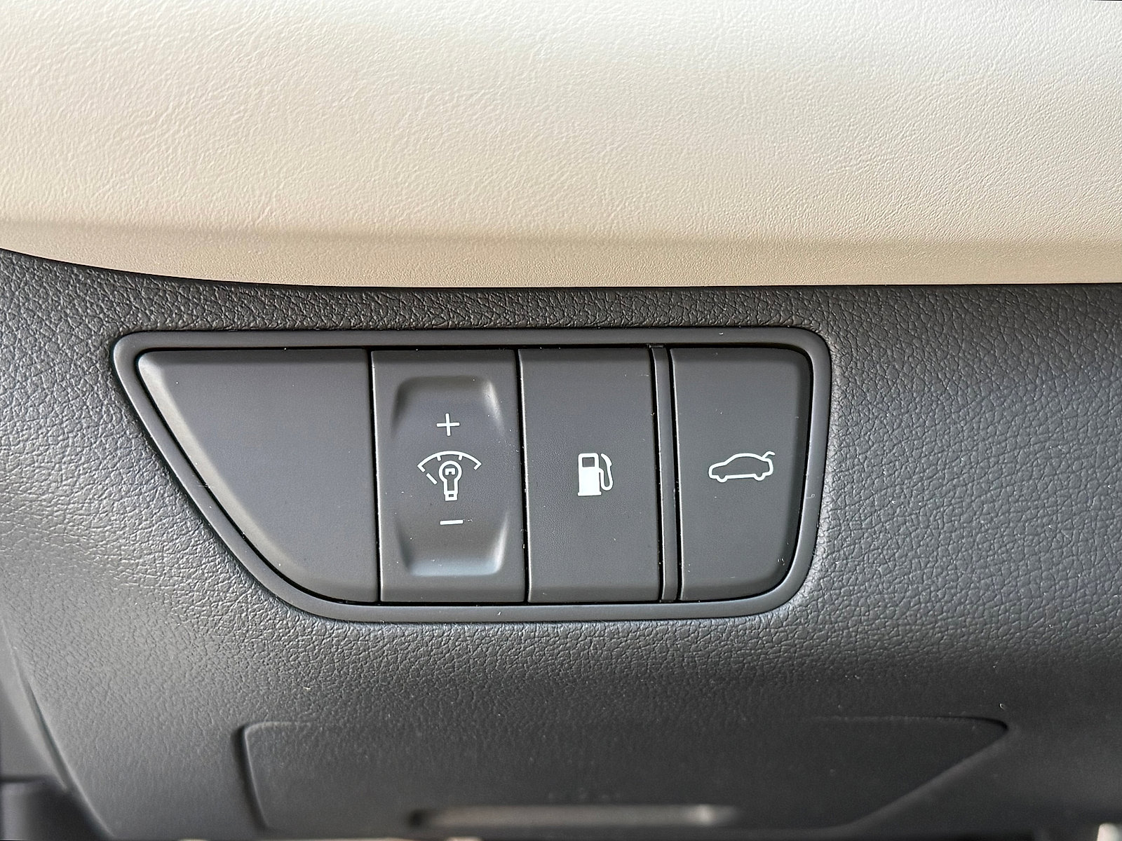 Used 2023 Genesis G70 2.0T w/ Sport Prestige Package image 30