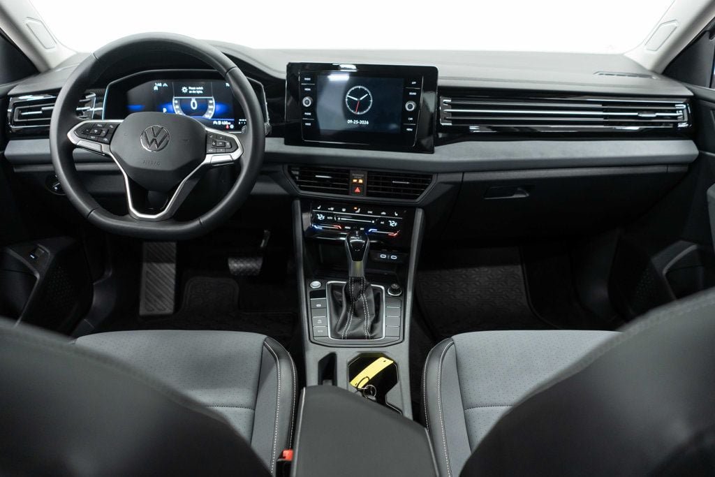 Used 2025 Volkswagen Jetta SE w/ Black Wheel Package FWD image 9
