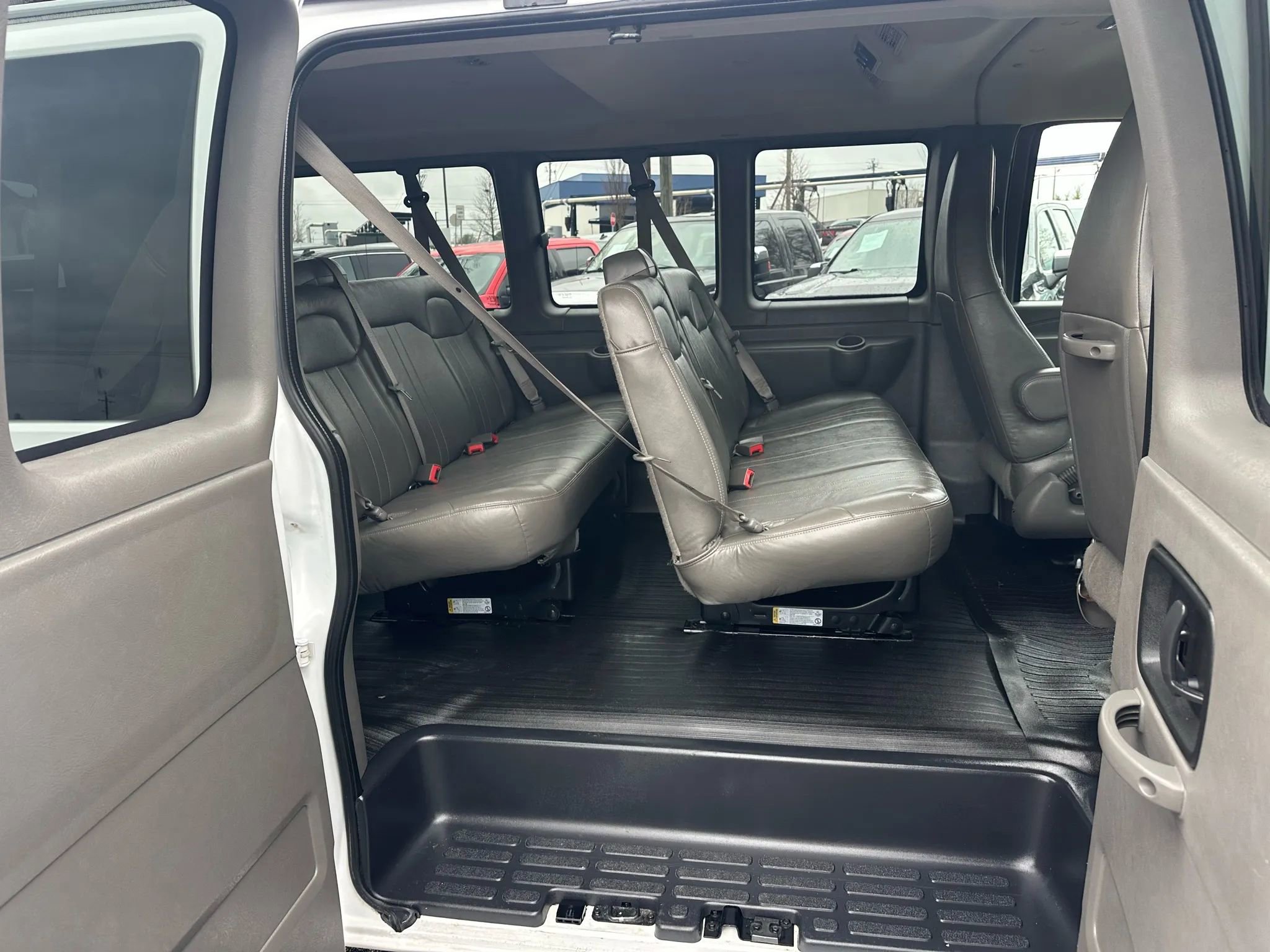 Used 2017 Chevrolet Express 2500 LS image 17