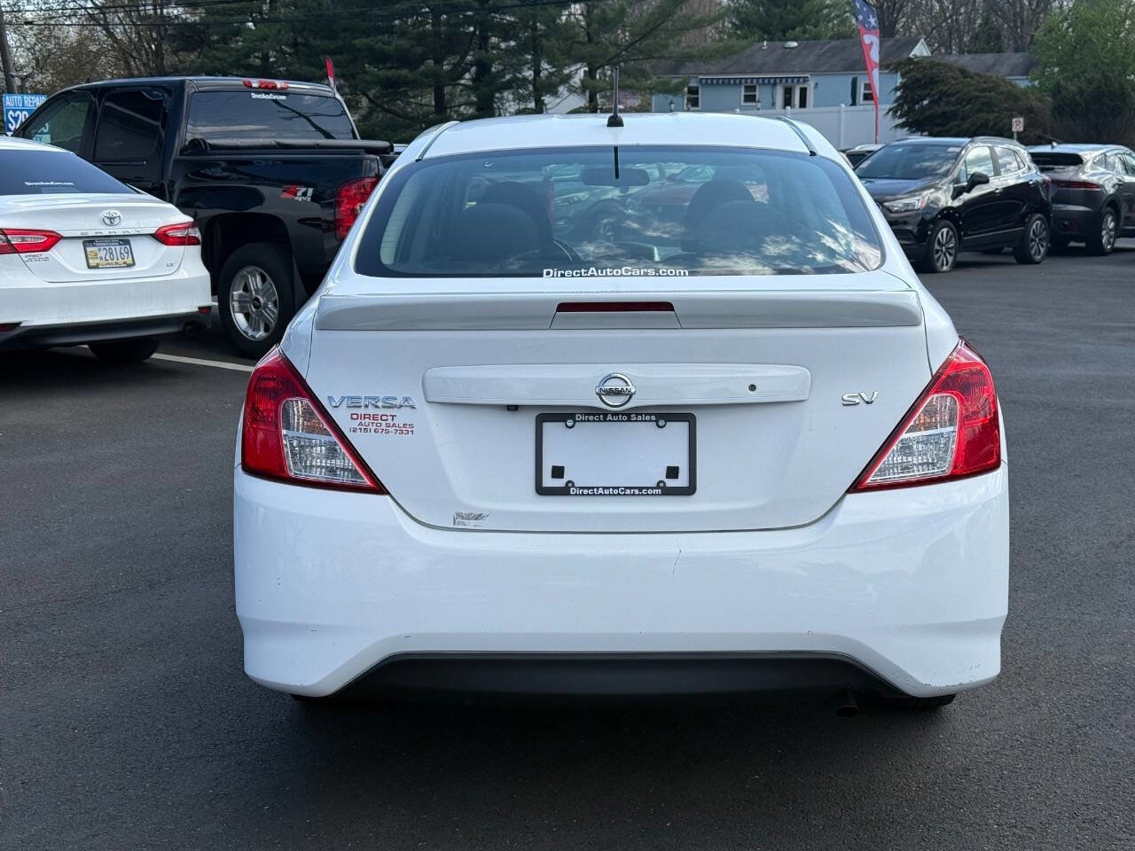 Used 2019 Nissan Versa SV image 9