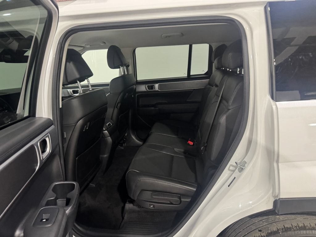 Used 2025 Hyundai Santa Fe SEL FWD image 19