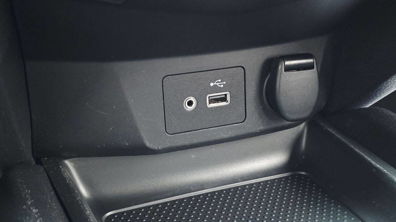 Used 2018 Nissan Rogue SV image 19