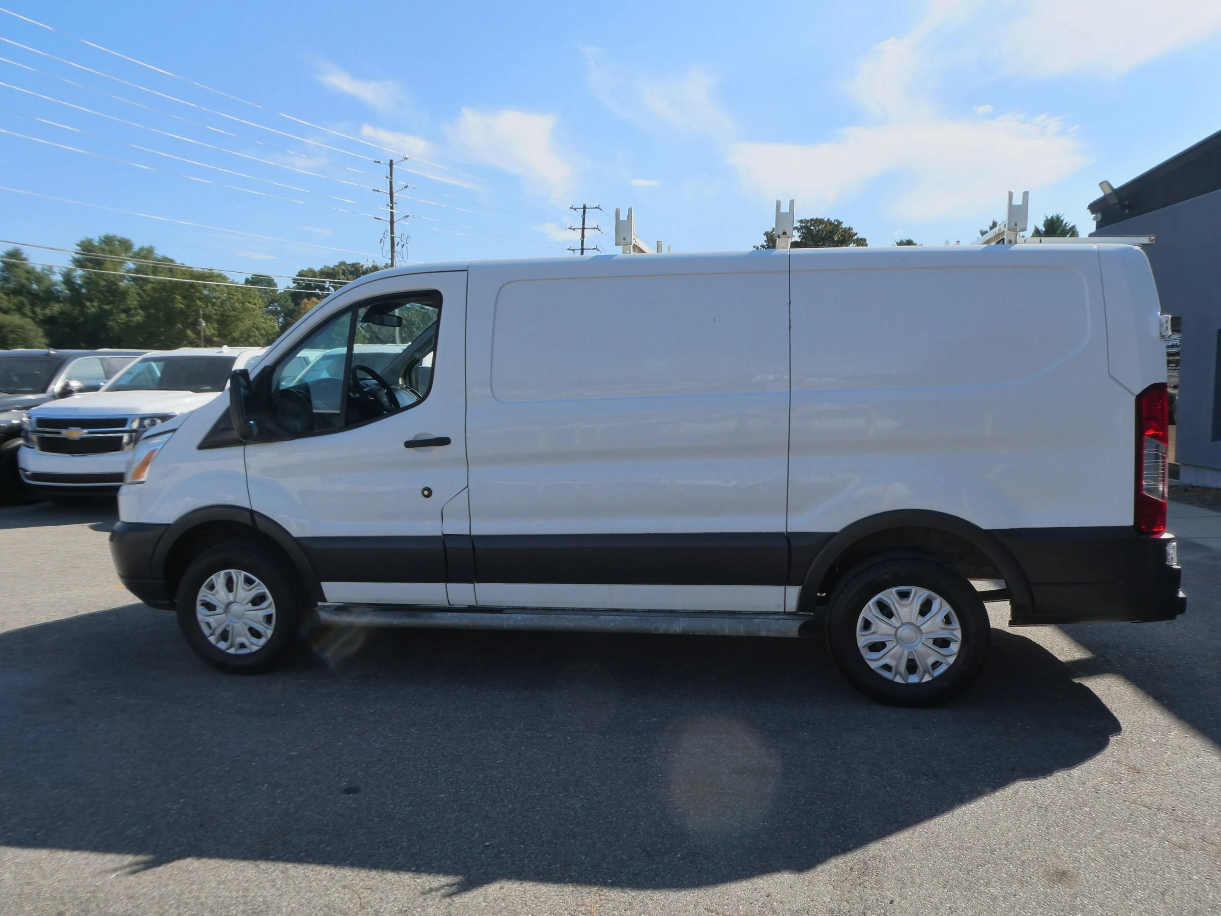 Used 2016 Ford Transit 250 130 Low Roof w/ Exterior Upgrade Package image 9
