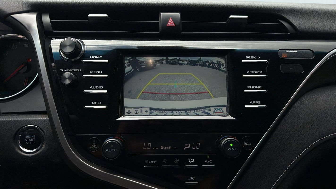 Used 2018 Toyota Camry XSE FWD image 13