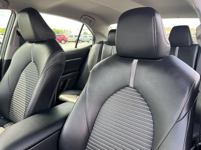 Used 2018 Toyota Camry SE FWD image 21