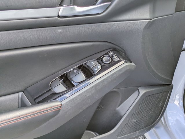 Used 2025 Nissan Altima 2.5 SR image 13