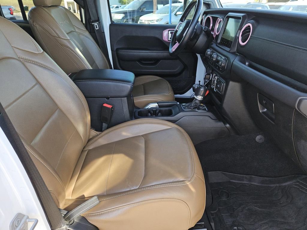 Used 2020 Jeep Wrangler Unlimited Sahara image 29