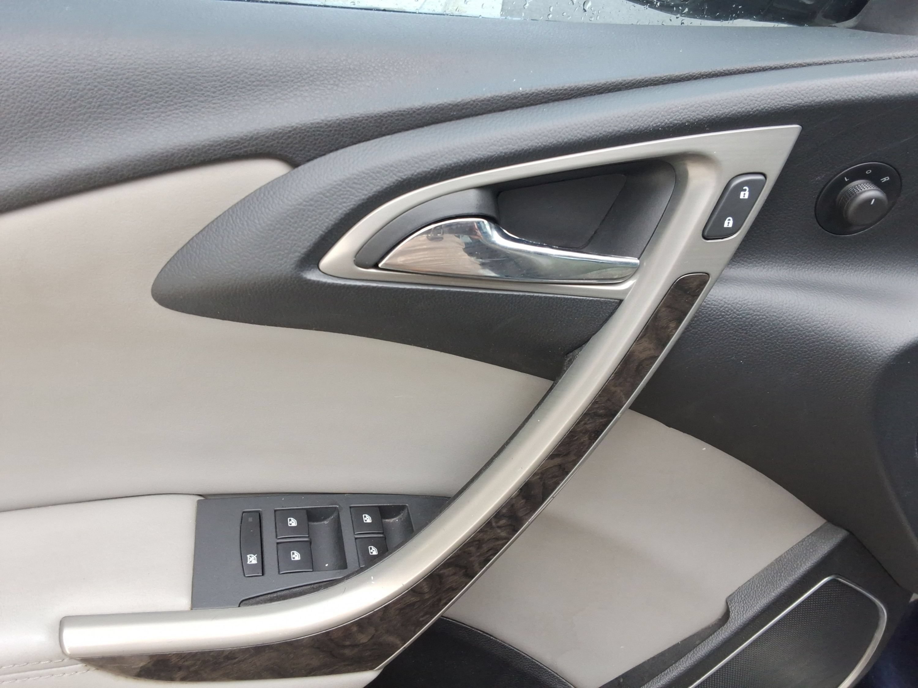 Used 2015 Buick Verano FWD image 21