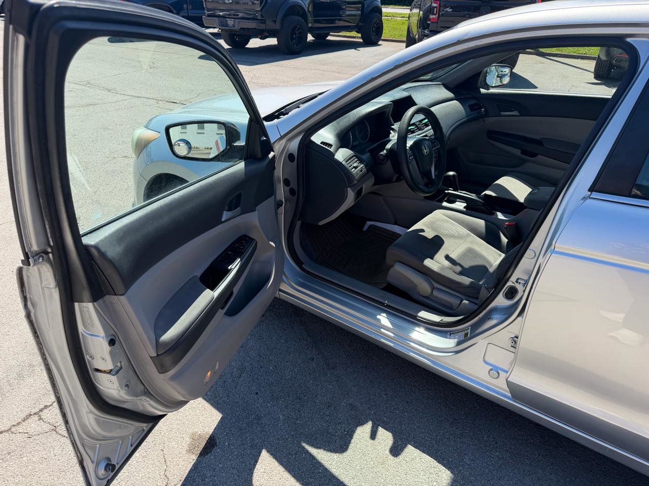 Used 2010 Honda Accord LX image 9