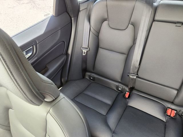 Certified 2025 Volvo XC60 B5 Plus AWD/4WD image 15