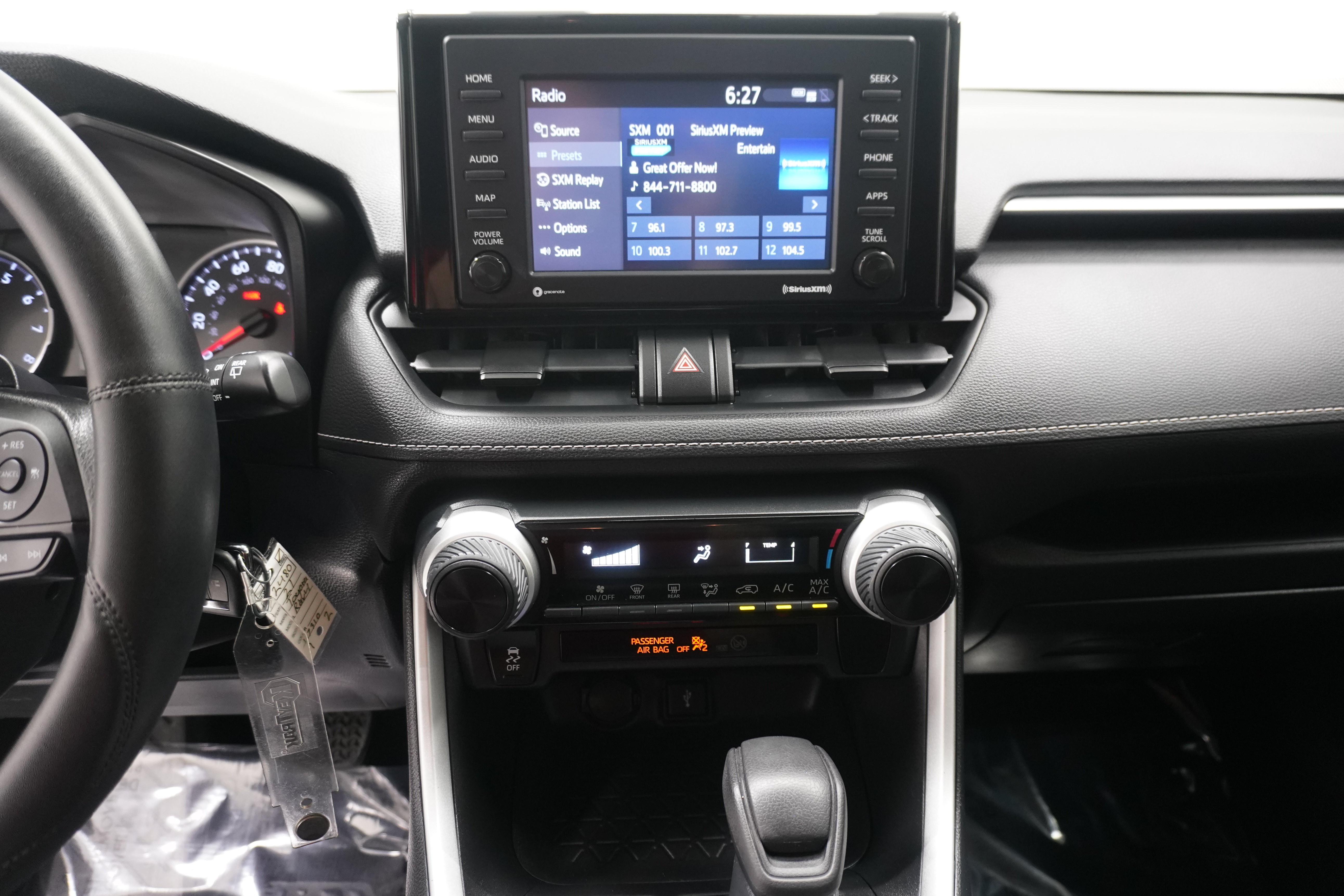 Used 2021 Toyota RAV4 LE FWD image 17