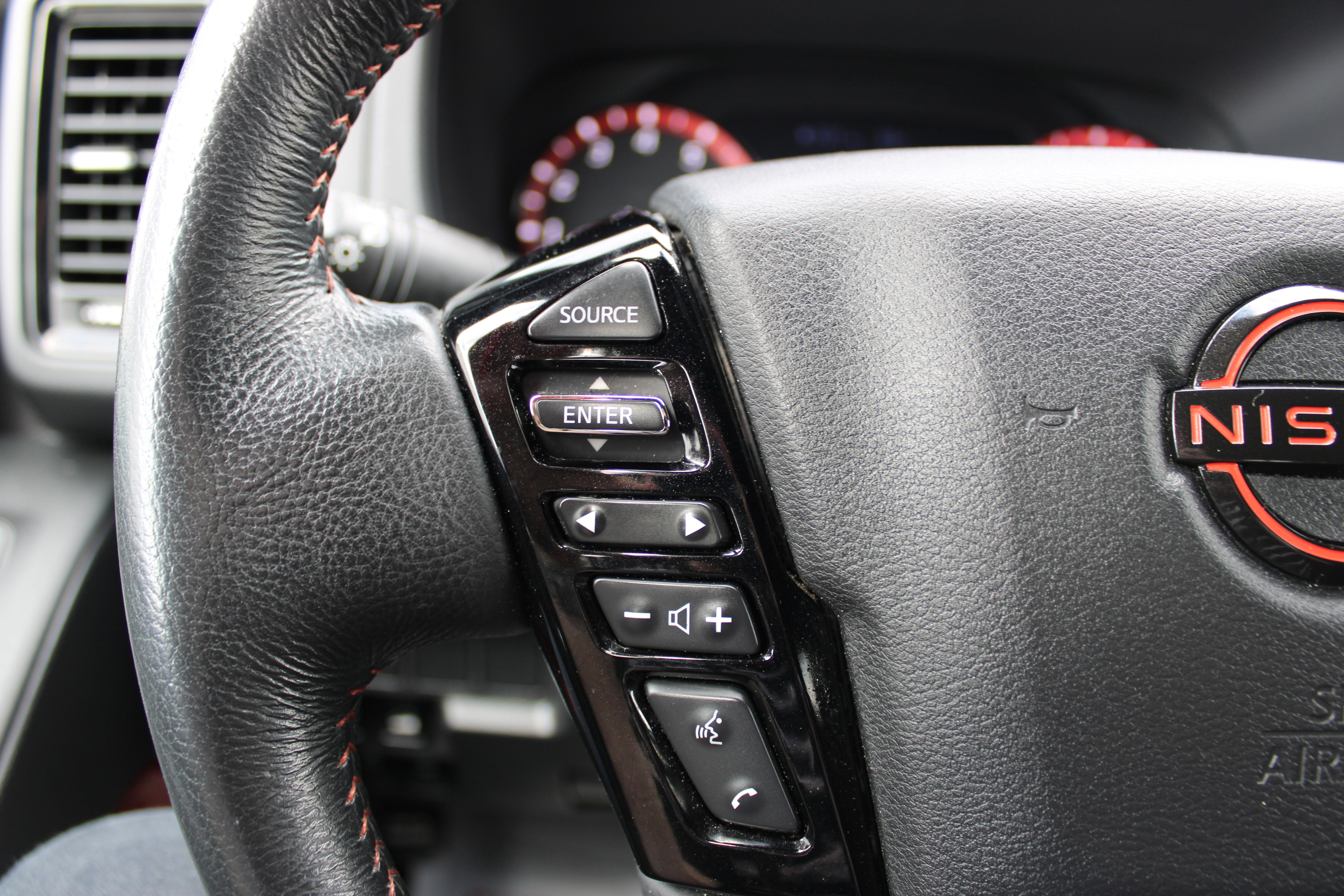 Certified 2022 Nissan Frontier PRO-4X w/ Off-Road Protection Package image 26