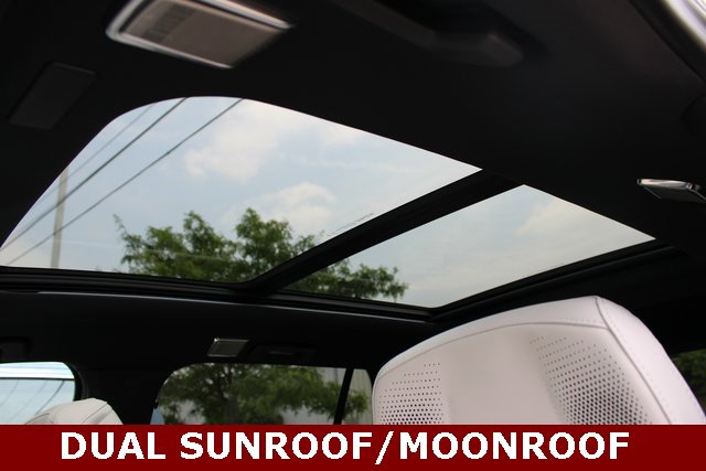 New 2026 Cadillac Vistiq Sport image 17