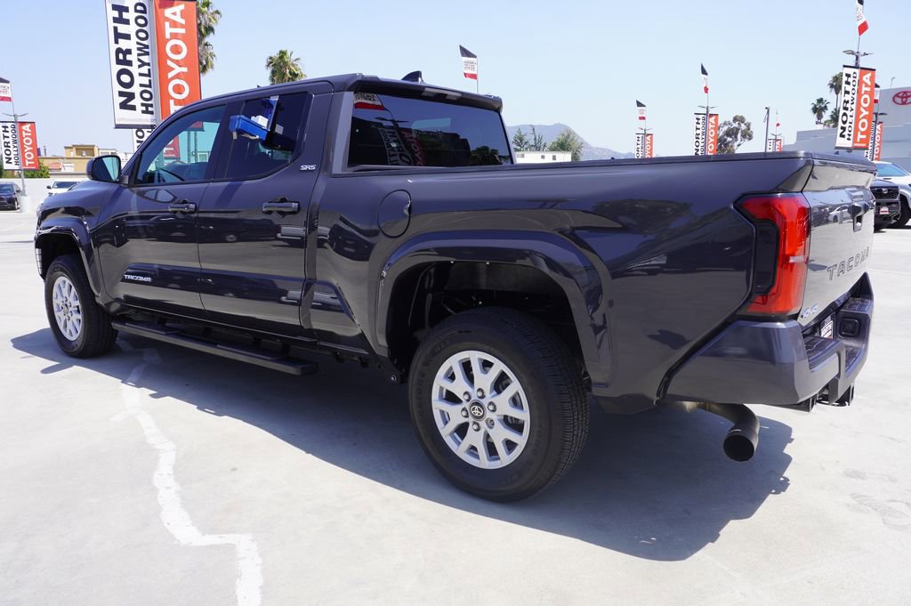Certified 2025 Toyota Tacoma SR5 AWD/4WD image 5
