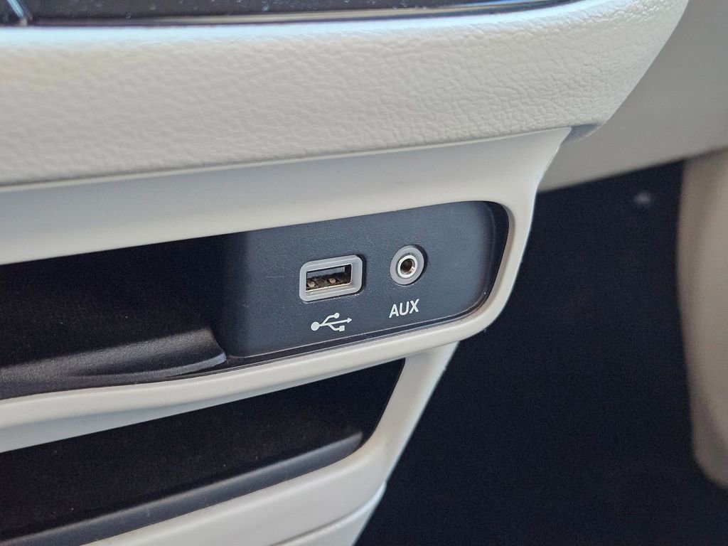 Certified 2018 Chrysler Pacifica Touring-L image 30