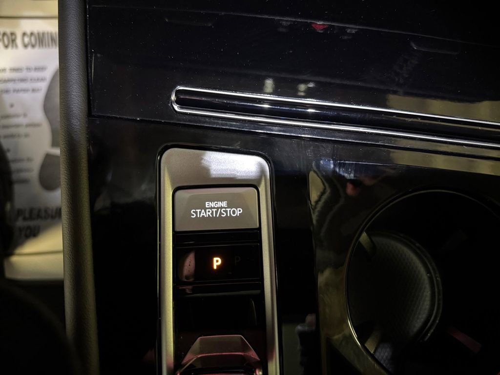 Used 2024 Volkswagen Atlas SEL Premium R-Line image 29