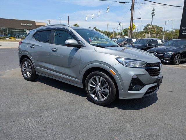 Used 2023 Buick Encore GX Select w/ Sport Touring Package FWD image 3