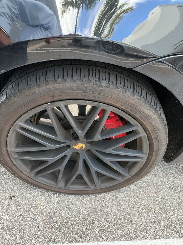 Certified 2024 Porsche Macan GTS image 17