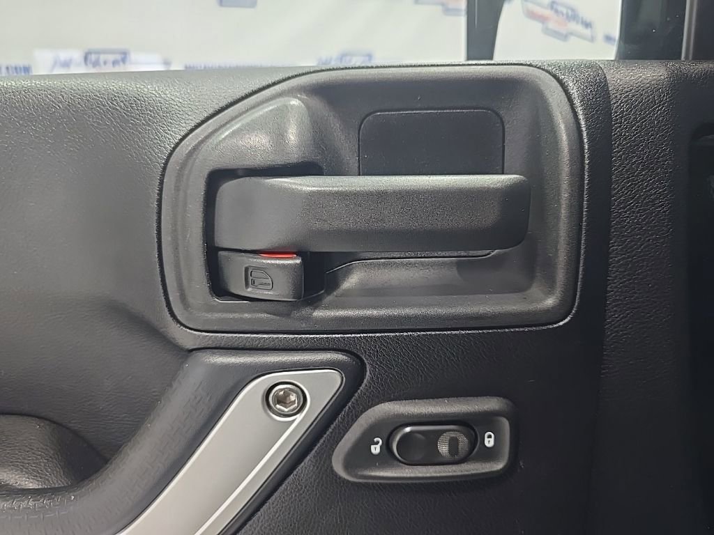 Used 2012 Jeep Wrangler Unlimited Sahara w/ Dual Top Group image 13