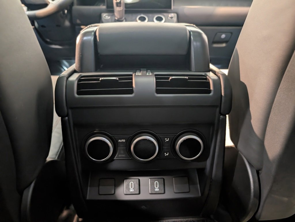 New 2026 Land Rover Defender 130 X-Dynamic SE image 24