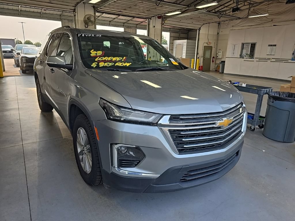 Used 2023 Chevrolet Traverse LT