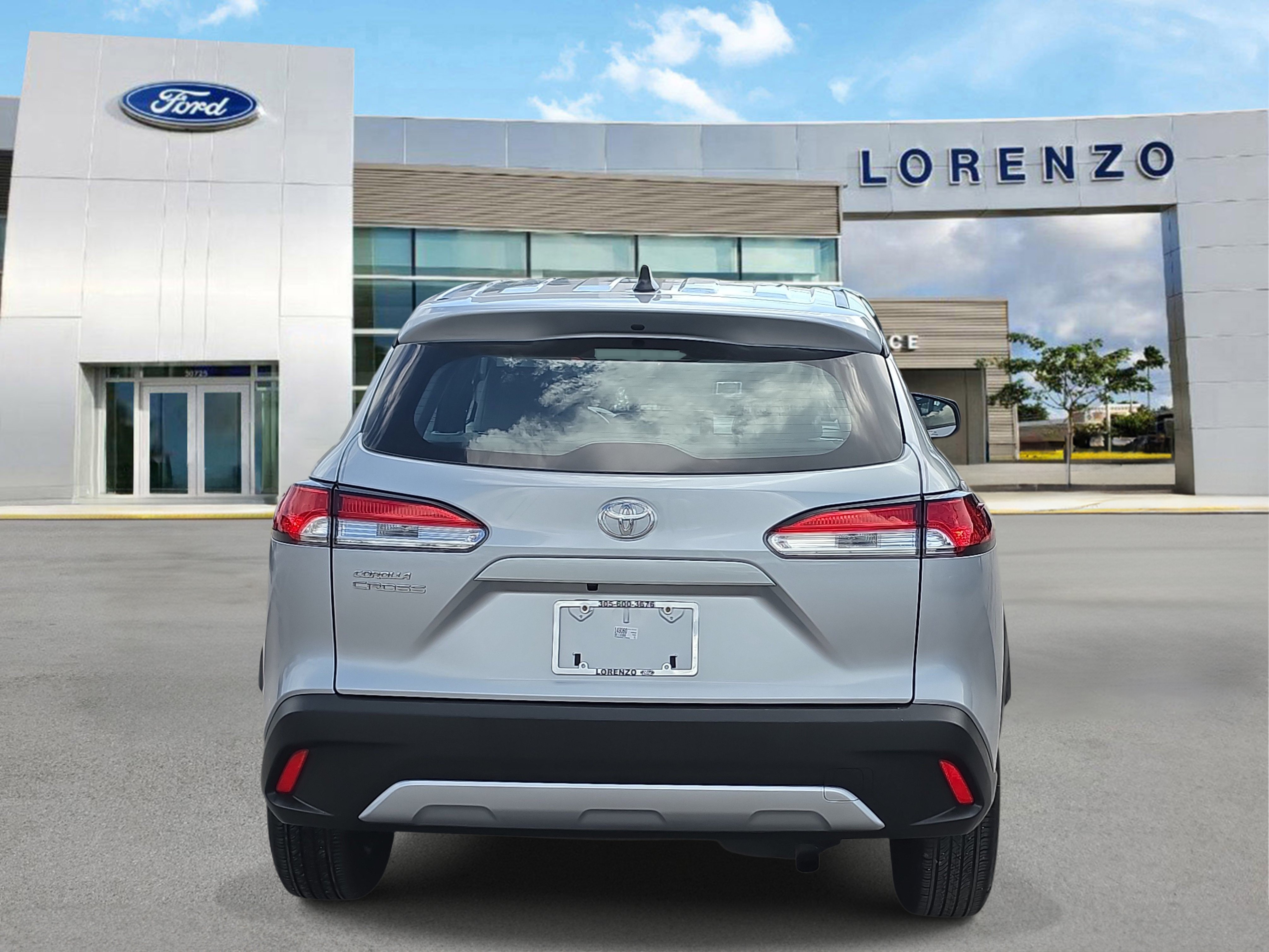Used 2025 Toyota Corolla Cross L FWD image 5