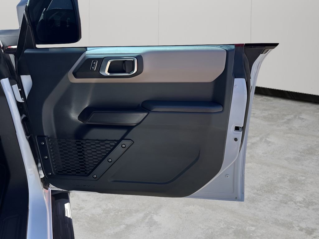 Used 2024 Ford Bronco Wildtrak AWD/4WD image 14