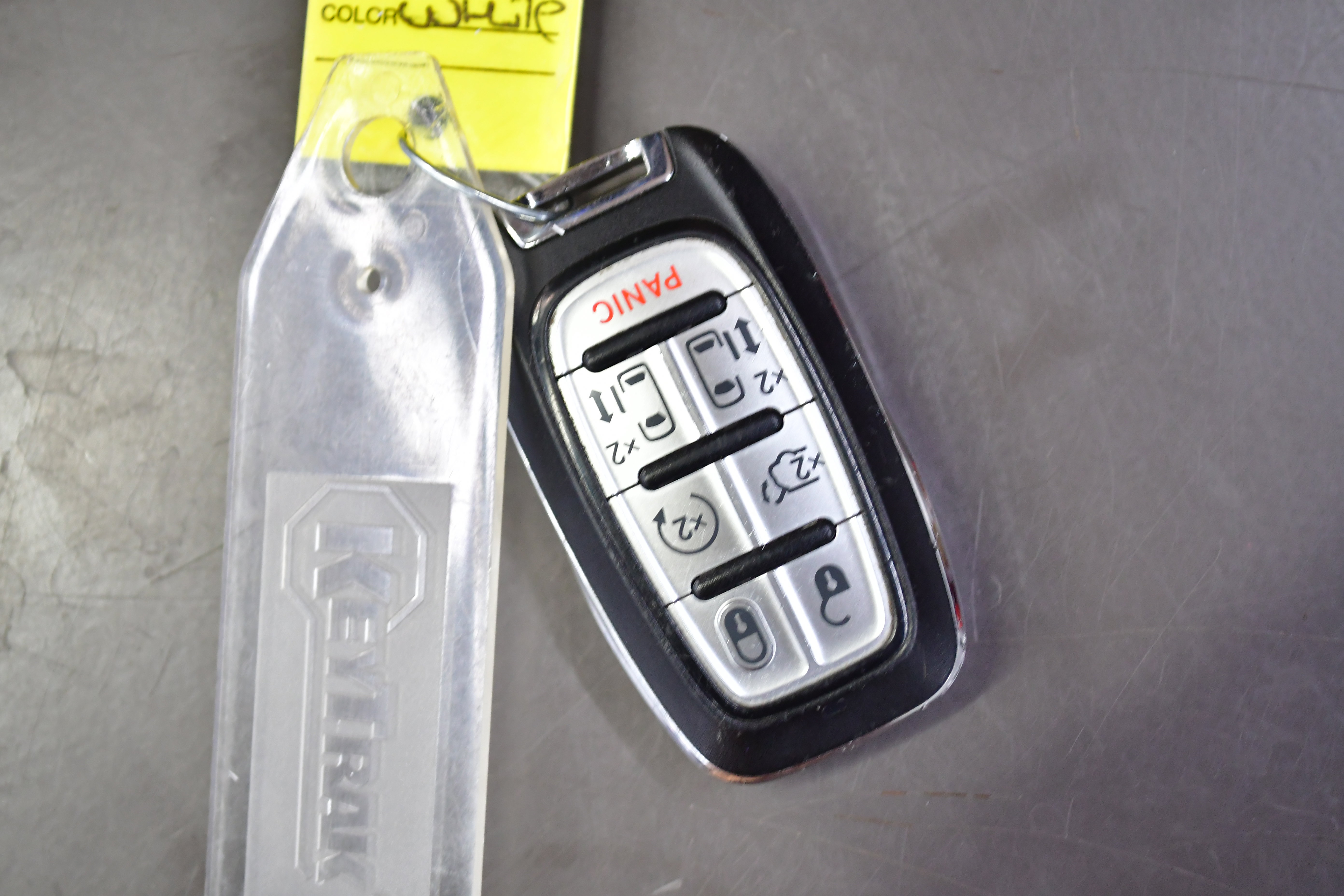 Used 2023 Chrysler Pacifica Touring-L image 58