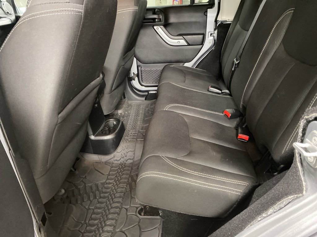 Used 2015 Jeep Wrangler Unlimited Sahara w/ Max Tow Package image 20